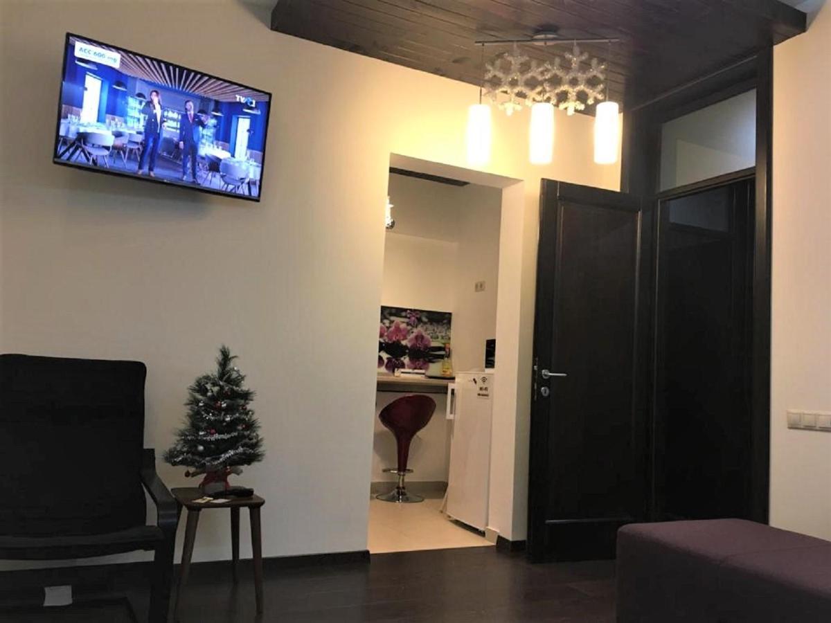 13 Si 16 In Oxygen Apartment