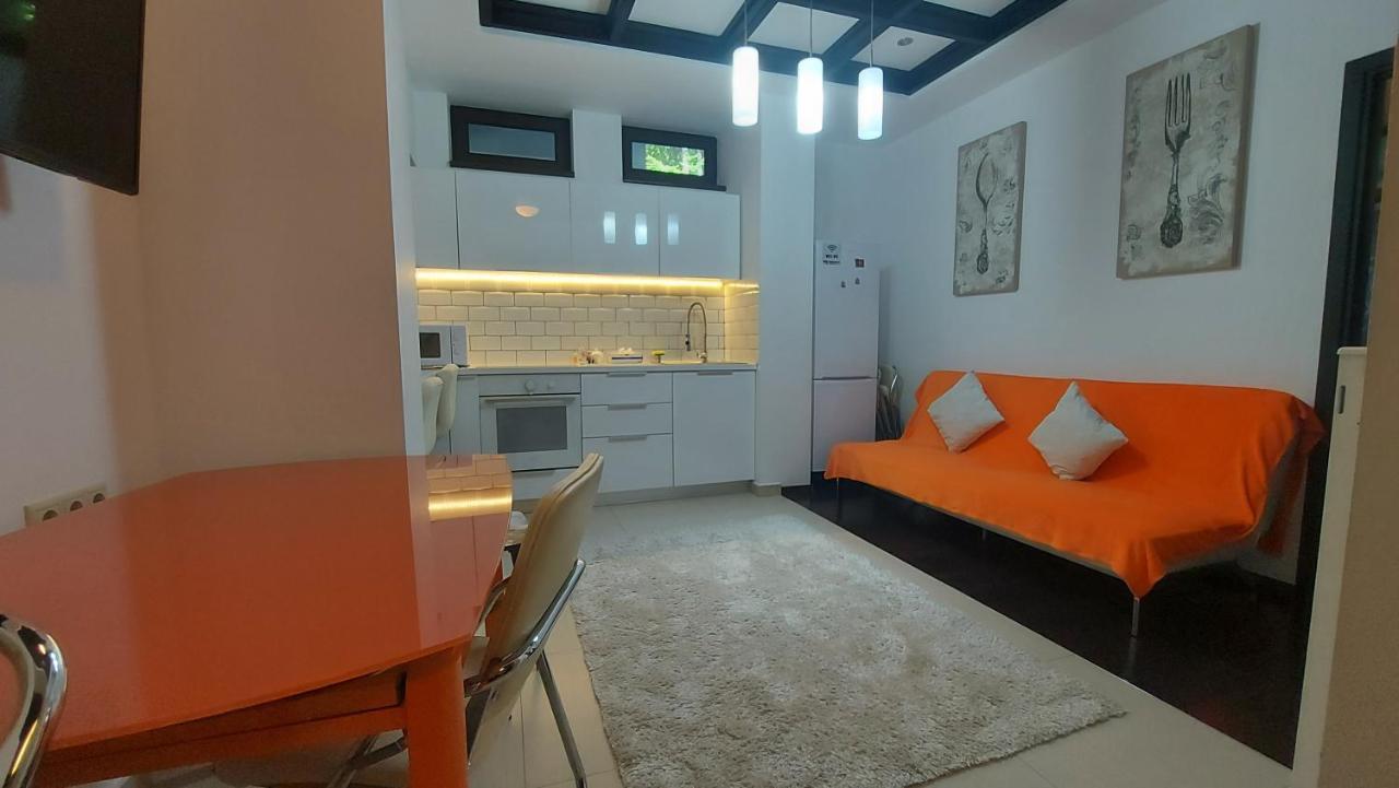 13 Si 16 In Oxygen Apartment